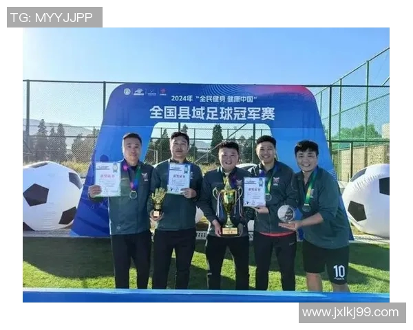 微胖足球明星男生的魅力瞬间展现与风格解析